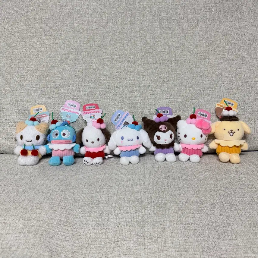 [BUNJANG] Sanrio Hello Kitty Dessert 9cm Keyring Plush / 정품 산리오 헬로키티 디저트 9cm 키링 인형