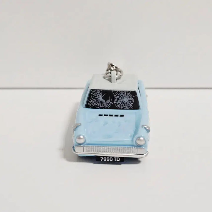 [BUNJANG] Universal Studios Japan Harry Potter Anglia Flying Car Keychain / 해리포터 유니버셜 스튜디오 재팬 포드 앵글리아 키링 USJ 하늘 나는 자동차 키체인