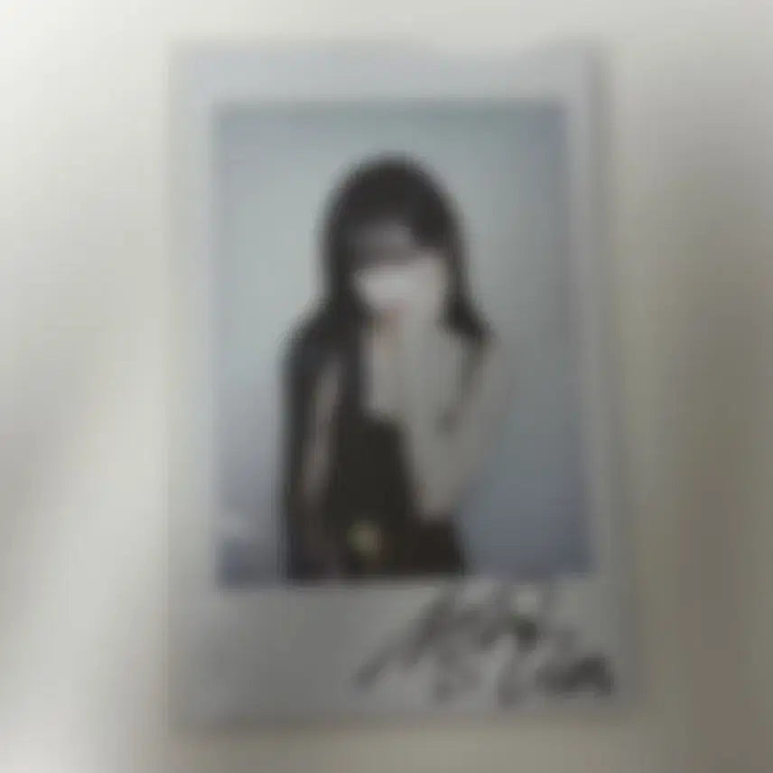 [BUNJANG] tripleS Kim Nakyeong Autographed Polaroids / 260823 트리플에스 김나경 싸폴 싸인폴라 판매