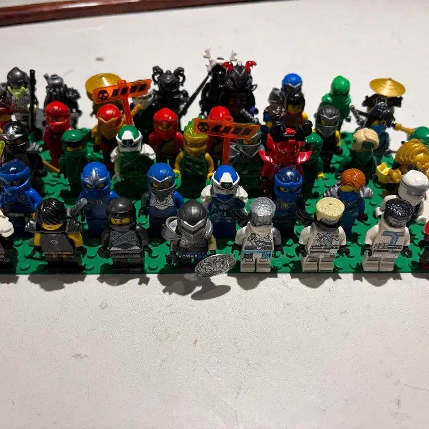 [BUNJANG] LEGO Ninjago Minifigures Bundle (40+ pcs) / 정품 레고 닌자고 미니피규어 40개 이상