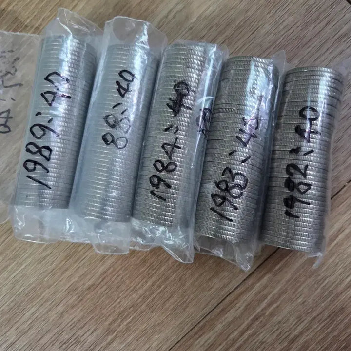 [BUNJANG] 1982, 1983, 1984, 1988, 1989 500 Won Coin Bundle Set (200 Coins) / 500원동전 분양합니다