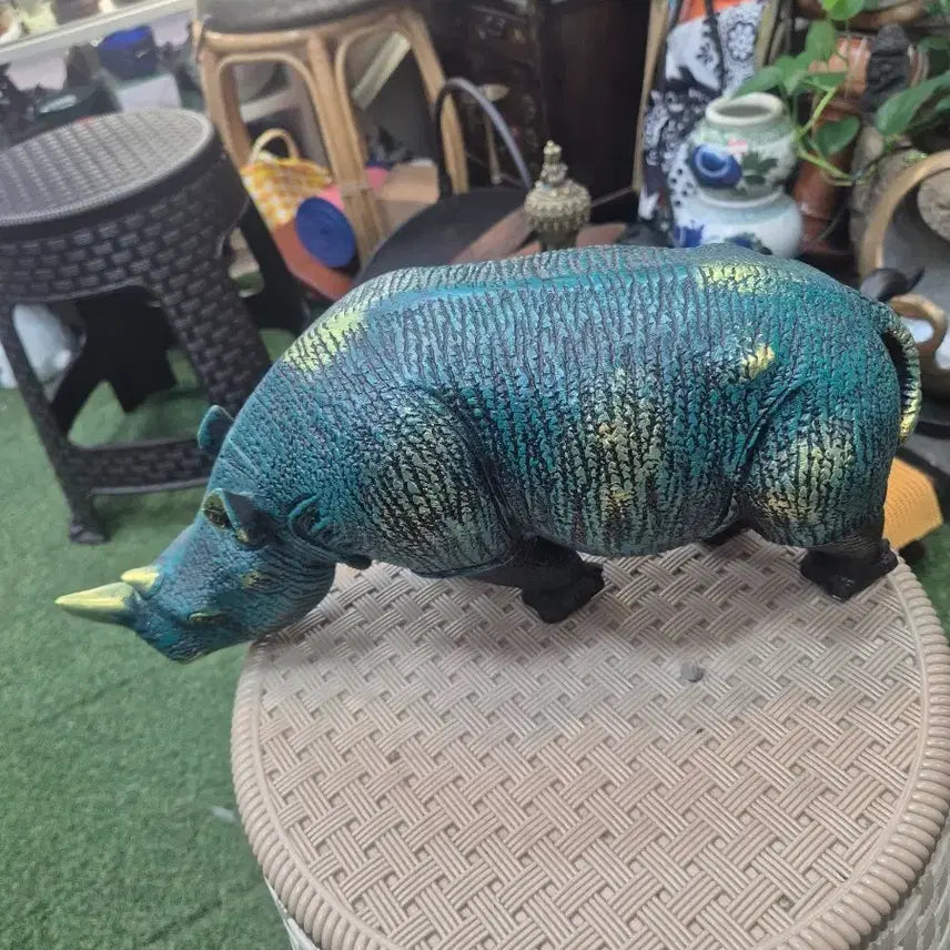 [BUNJANG] Blue Rhinoceros Sculpture / 푸른색 옷을입는 코뿔소
