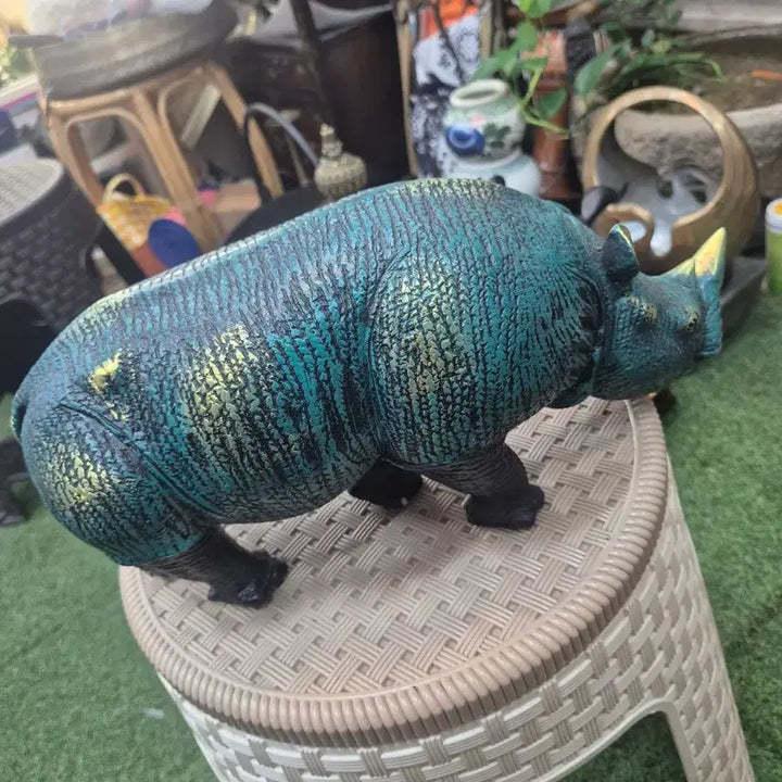 [BUNJANG] Blue Rhinoceros Sculpture / 푸른색 옷을입는 코뿔소