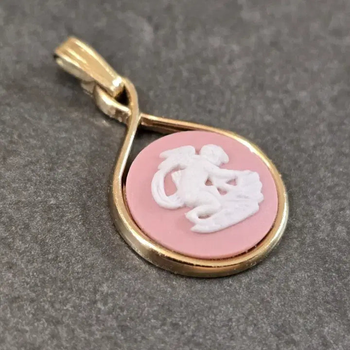 [BUNJANG] Wedgwood Jasperware Pink Cupid Pendant / 웨지우드 재스퍼웨어 핑크 큐피드 팬던트