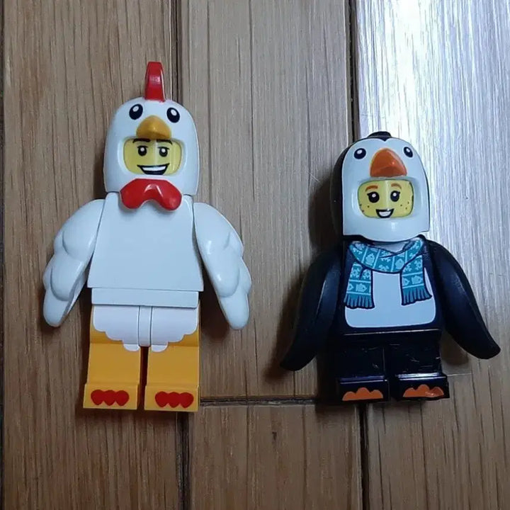 [BUNJANG] LEGO Chicken Alba &amp; Penguin Girl Figures / 레고 치킨알바 펭귄소녀 피규어