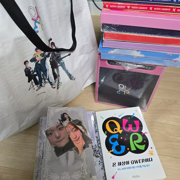 [BUNJANG] QWER Bundle Set Albums and Merchandise / (일괄)QWER 앨범 굿즈 판매합니다