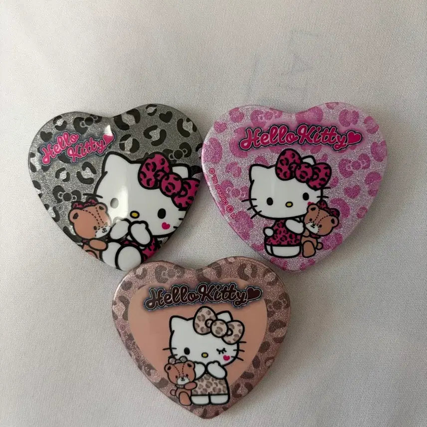 [BUNJANG] Sanrio Hello Kitty Leopard Print Random Trading Can Badge Set / 산리오 헬로키티 호피 랜덤 트레이딩 캔뱃지 3종 일괄