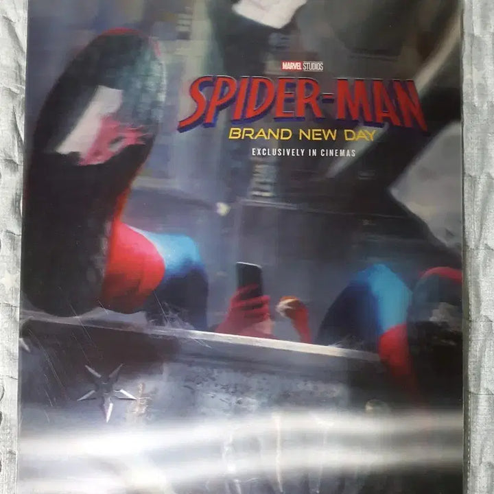 [BUNJANG] Spider-Man Poster Set (3 Types) + Pin Badge / 스파이더맨  조금하자있는 포스터 3종 세트+핀뱃지