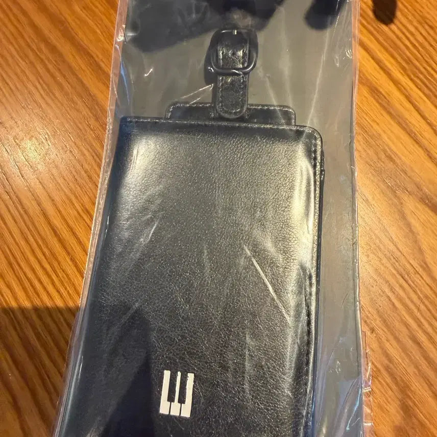 [BUNJANG] BIGBANG Flight Set Passport Luggage Tag Set (Sealed) / 미개봉 새상품 빅뱅 FLIGHT SET 여권 러기지택 세트