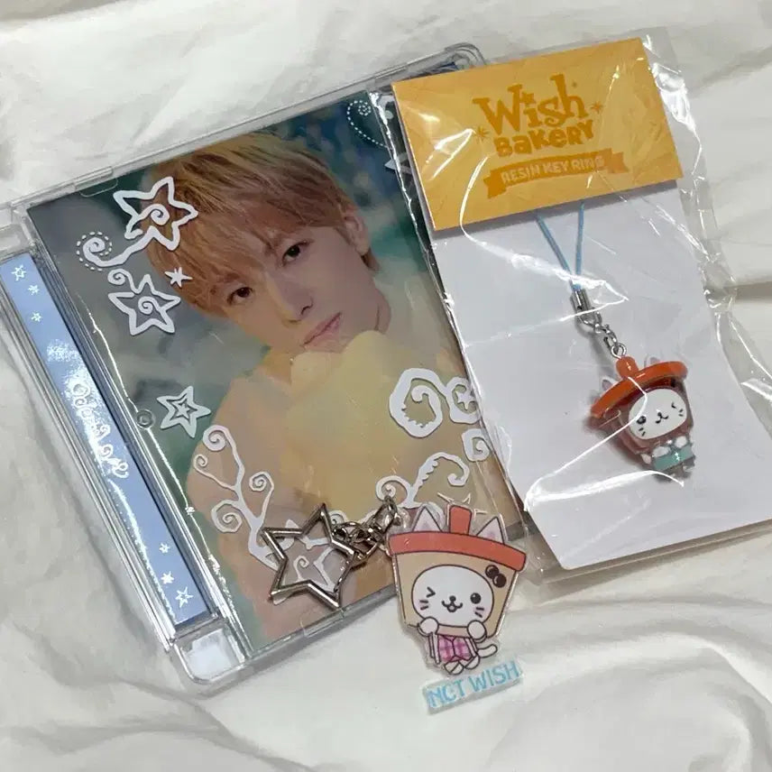 [BUNJANG] NCT WISH Yushi Bundle Set: Bubble Cat Resin Keyring, 7-Eleven Keyring, and &