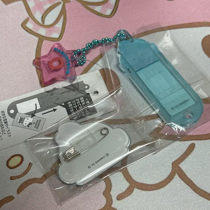[BUNJANG] Hangyodong Name Tag + Face Badge Set / 새상품 한교동 네임택+교동얼굴뱃지