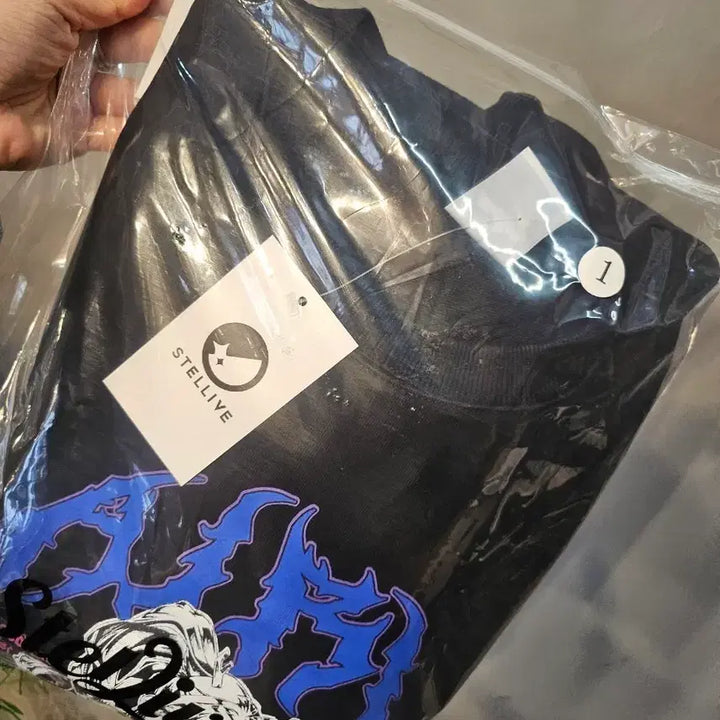 [BUNJANG] Stellive Kanna Sweatshirt Size 1 / 스텔라이브 칸나 맨투맨 1사이즈