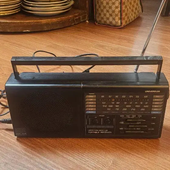 [BUNJANG] Vintage Portable Radio / 빈티지 라디오