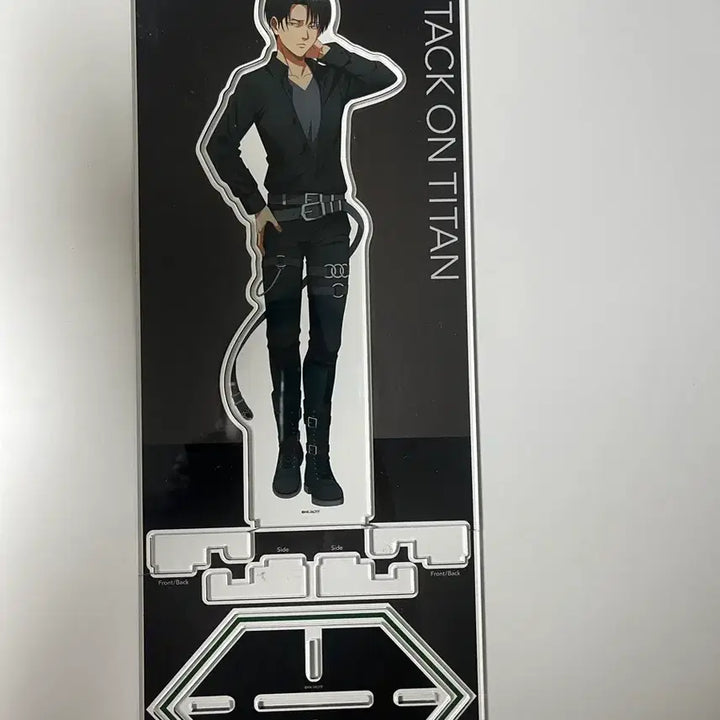 [BUNJANG] Attack on Titan Levi Big Acrylic Stand Black &amp; White Pop-Up / 리바이 빅 아크릴스탠드 진격의 거인 블랙앤화이트 팝업