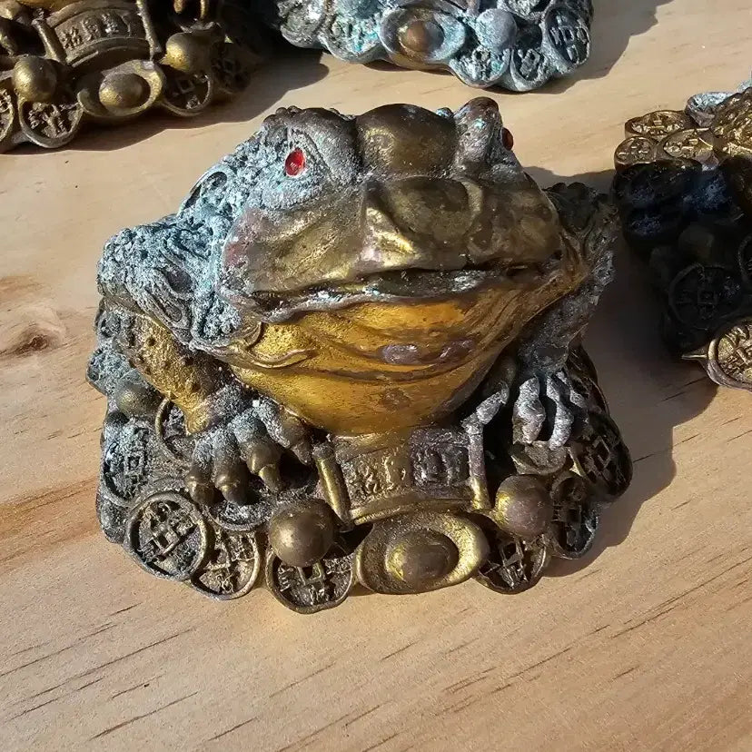 [BUNJANG] Antique Brass Three-Legged Toad Ornament Set (4 Pieces) / 황동 삼족 두꺼비 장식 4개 세트