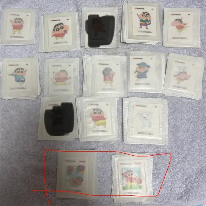 [BUNJANG] Crayon Shin-chan Picnic Edition Sticker Pack / 피크닉짱구 띠부씰 판매