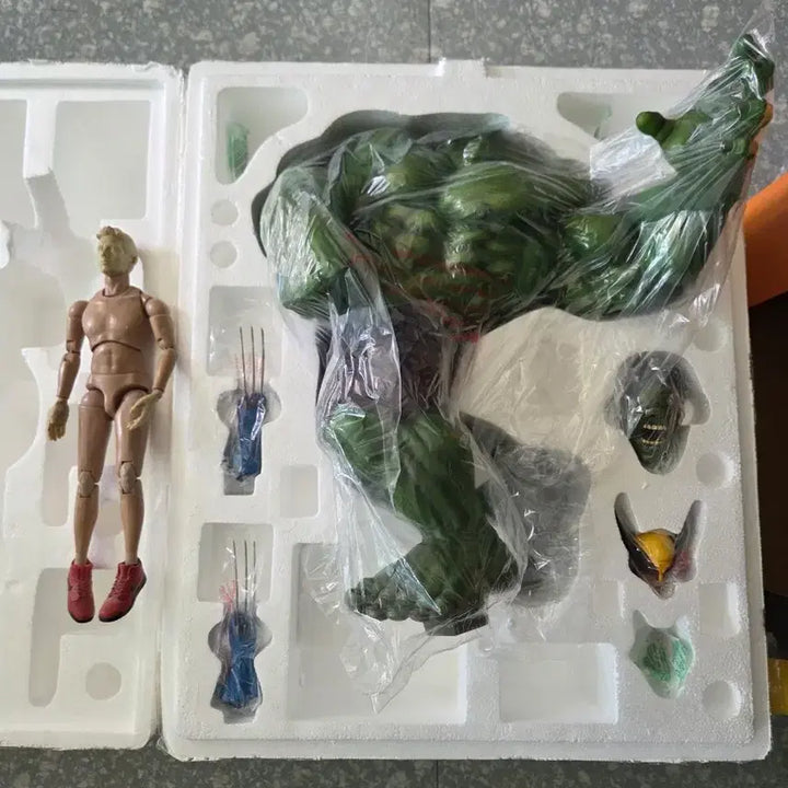 [BUNJANG] Sideshow Hulk vs. Wolverine Statue / 사이드쇼 헐크 vs 울버린 ( 헐크 대 울버린 ) 스테츄. 피규어.