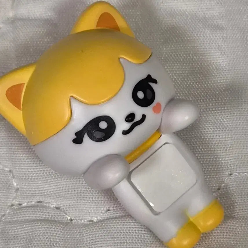 [BUNJANG] IVE MiniBricks Liz Cheese Hipper Phone Figure / 아이브 미니브 팝업 리즈 치즈 히퍼 핸드폰 피규어