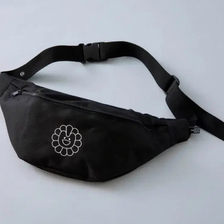 [BUNJANG] NewJeans Murakami Light Stick Bag / 뉴진스 무라카미 라이트 스틱 가방