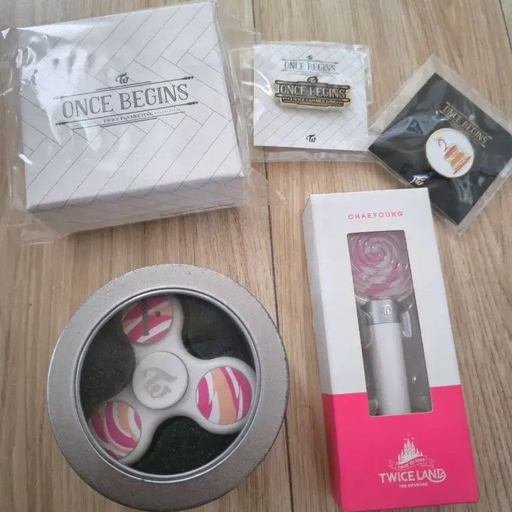 [BUNJANG] TWICE 2017 Official Rare Goods Bundle Set / [미개봉/공식] 트와이스 2017 희귀 레어 굿즈 5종 일괄 판매