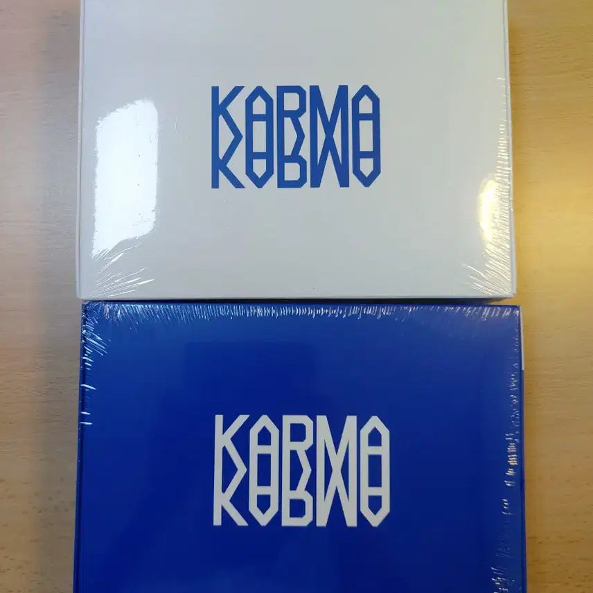 [BUNJANG] Stray Kids KARMA Regular Edition 2 Types Set (HOORAY + CEREMONY) Sealed / 스트레이키즈 KARMA 일반반 2종 세트. HOORAY 와 CEREMONY 완전 미개봉