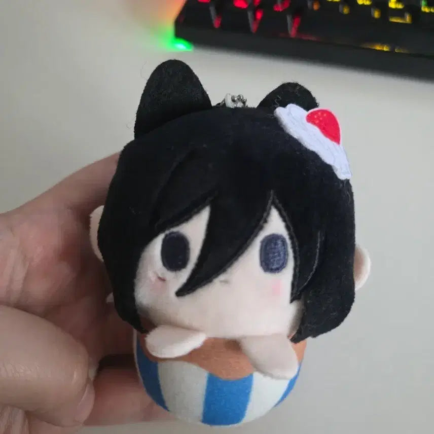 [BUNJANG] Attack on Titan Tapinui Cupcake Muffins Mikasa Ackerman Plush Keychain / 진격의 거인 타피누이 컵케이크 머핀 미카사 인형 키링