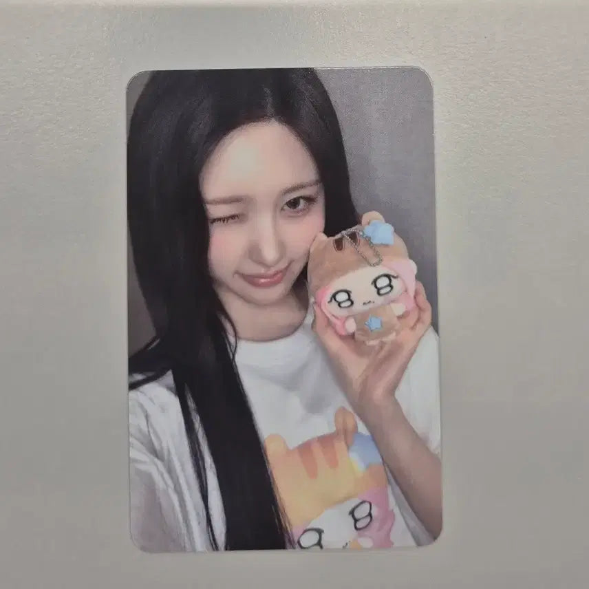 [BUNJANG] IVE GAEUL T-Shirt Photocard / 아이브 티셔츠 포카  가을