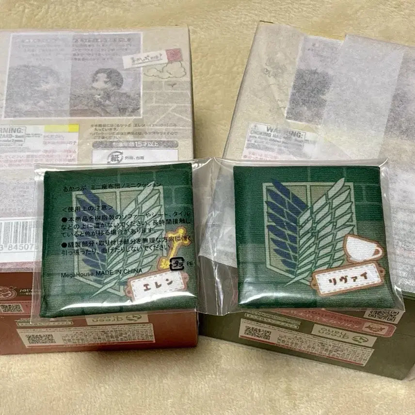 [BUNJANG] Attack on Titan Eren &amp; Levi Look Up Set with Special Benefit (Sealed) / 미개봉) 진격의 거인 에렌&amp;리바이 룩업 세트 특전 포함