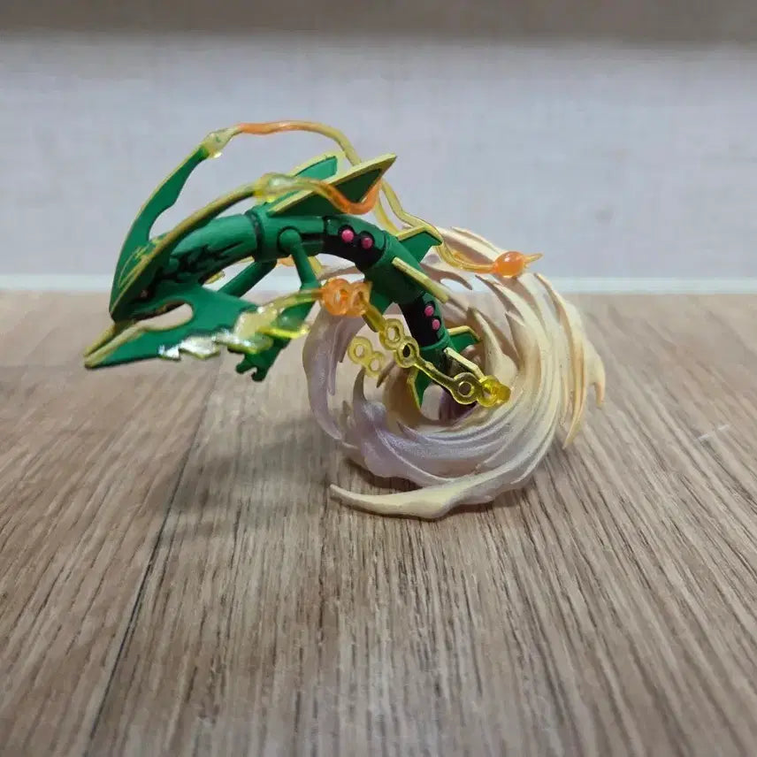 [BUNJANG] Kaiyodo Limited Edition Mega Rayquaza Figure / 포켓몬 tcg 카이요도 한정 피규어 메가 레쿠쟈