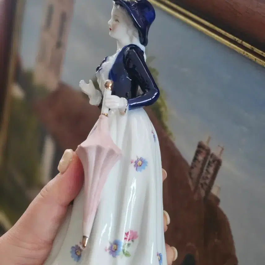 [BUNJANG] Ceramic Female Doll Figurine / 도자기 여성 인형 피겨린