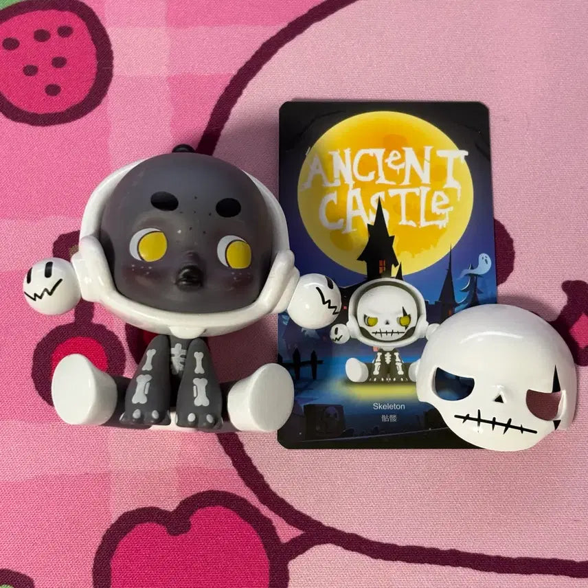 [BUNJANG] Pop Mart Skull Panda Figure / 팝마트 스콜판다 피규어 (12)