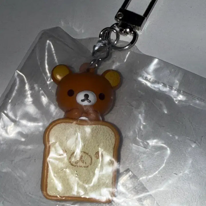 [BUNJANG] Rilakkuma CGV Bread Keychain / 리락쿠마 CGV 식빵 키링 리락쿠마 B 양도합니다