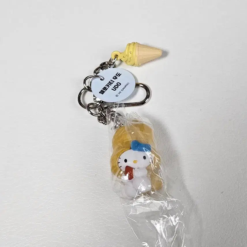 [BUNJANG] Hello Kitty Udo Peanut Charm / 헬로키티 우도 땅콩 키링