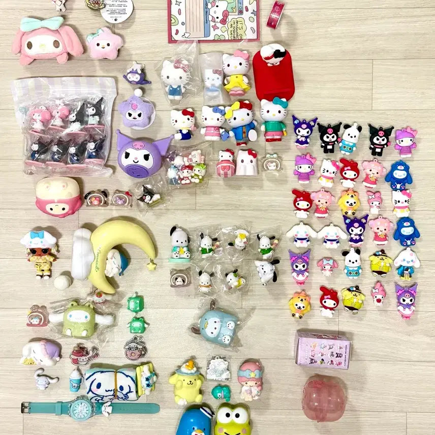 [BUNJANG] Sanrio Characters Mini Figure Gacha Goods Bundle Set / 각종산리오헬로키티마이멜로디폼폼푸린시나모롤쿠로미소형피규어가챠굿즈미니어쳐처100개(일괄
