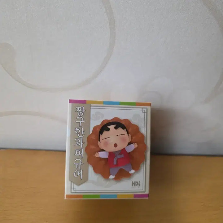 [BUNJANG] Crayon Shin-chan Hanbok Figure (Sealed) / 짱구 한과 피규어 미개봉