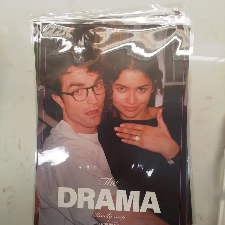 [BUNJANG] The Drama Ring Poster (Sealed) / 더 드라마 반지 포스터 미개봉