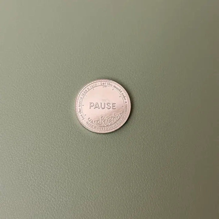 [BUNJANG] PAUSE The Find Seoul Ryan Gander Coin / PAUSE 더 파인드 서울  라이언 갠더 코인 the find seoul