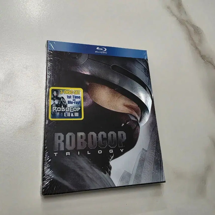 [BUNJANG] RoboCop Trilogy 3-Disc Blu-ray Set / 로보캅 1,2,3 트릴로지 3디스크 블루레이 세트