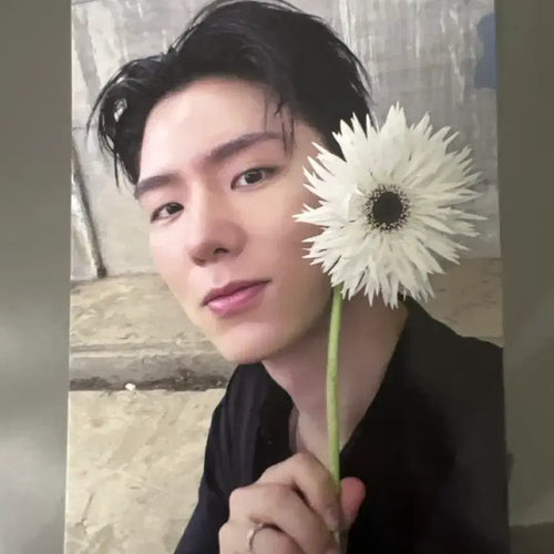 [BUNJANG] MONSTA X Kihyun The Phase Broadcast Photocard Flower Kihyun / 몬스타엑스 기현 The Phase 공방 포카 꽃기현