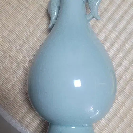 [BUNJANG] Cheongja (Celadon) Ceramic Vase with Handle by Haecheong / 청자 양이 손잡이 병 해청 도예가작품