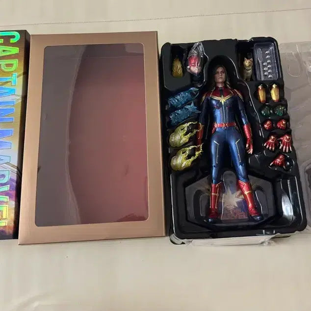 [BUNJANG] Hot Toys Captain Marvel Deluxe Version Unsealed / 핫토이  캡틴 마블 디럭스 버전 개봉 팝니다.