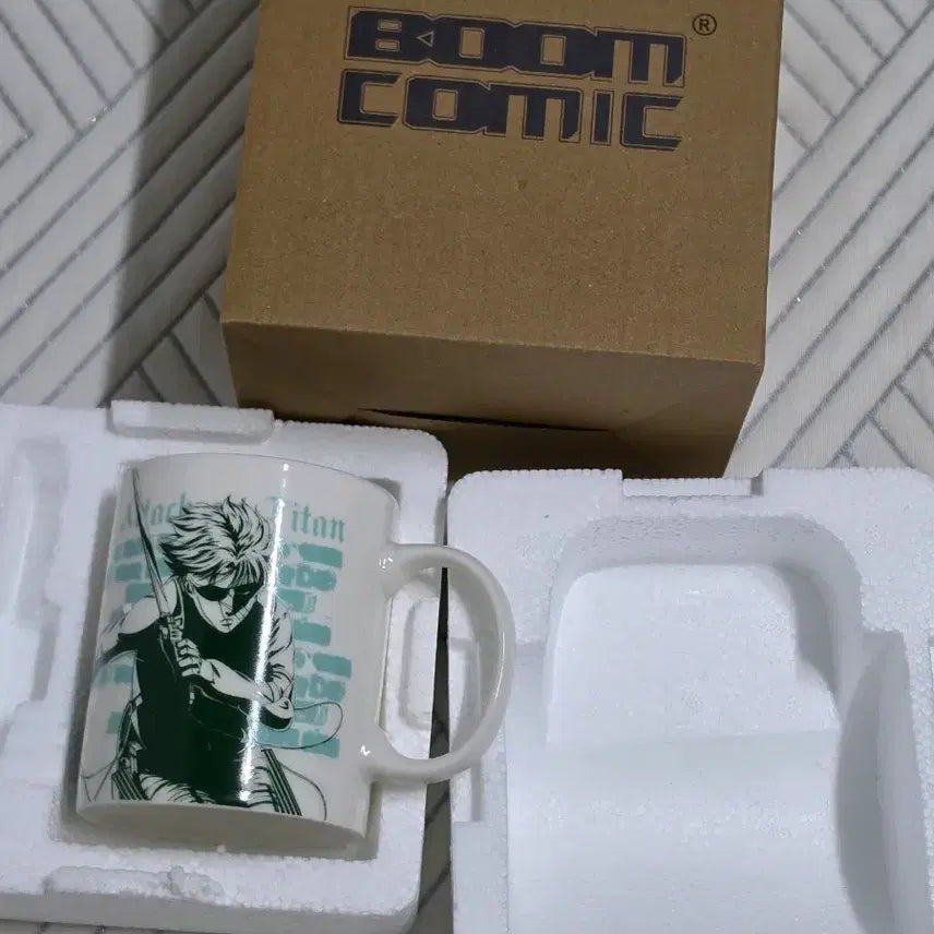 [BUNJANG] Attack on Titan Levi Mug / [새상품]진격의 거인 리바이 머그컵 파이널 정품
