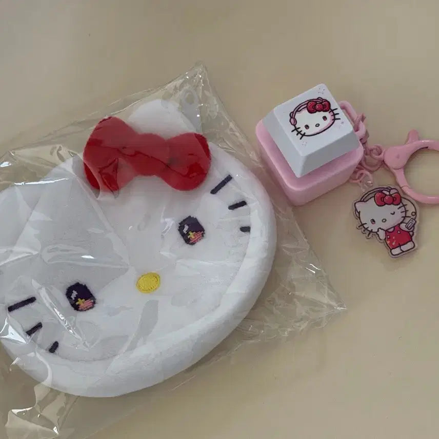 [BUNJANG] S NATURE Hello Kitty Keycap &amp; Pouch Set / 에스네이처 헬로 키티 키캡&amp;파우치