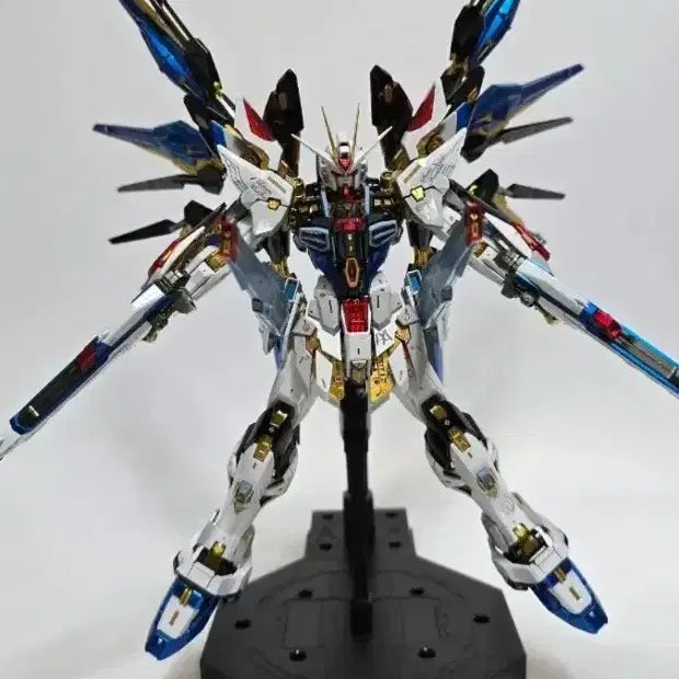 [BUNJANG] Painted MGEX Strike Freedom Gundam (Assembled) / 도색작 MGEX 스트라이크 프리덤 가조립 판매합니다 ~
