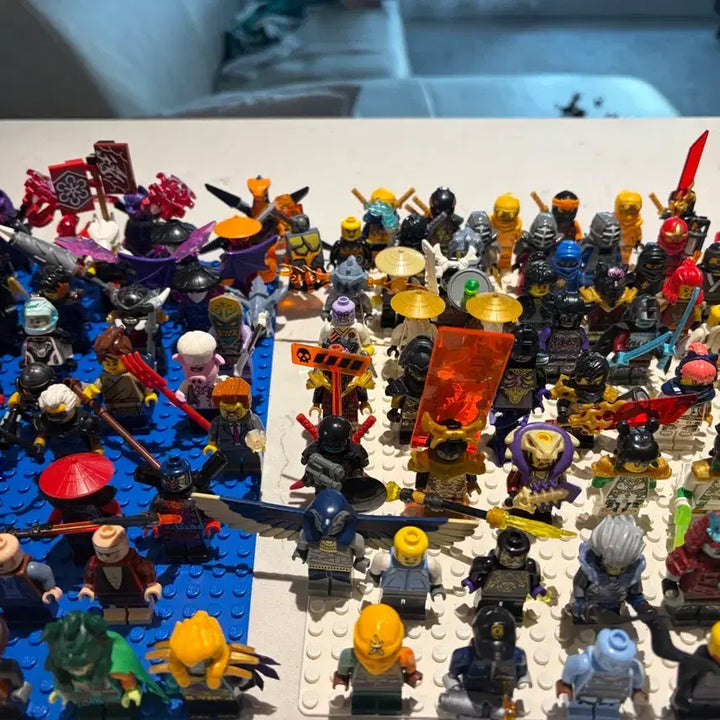 [BUNJANG] LEGO Ninjago and Assorted Minifigures Bundle (100+ pcs) / 레고 닌자고 및 각종 미니피규어 100개이상