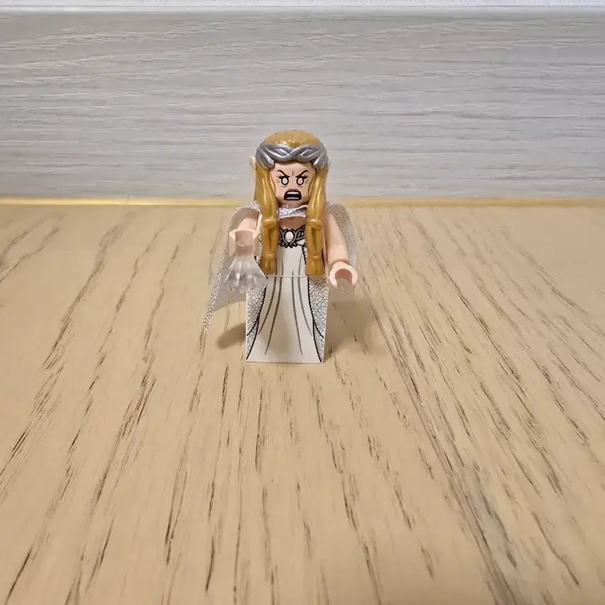 [BUNJANG] LEGO Galadriel Minifigure / 레고 갈라드리엘 미니피겨