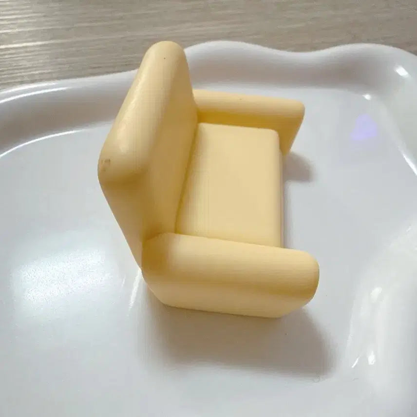 [BUNJANG] Yellow Sofa Miniature Figure / 노랑 소파 미니어처