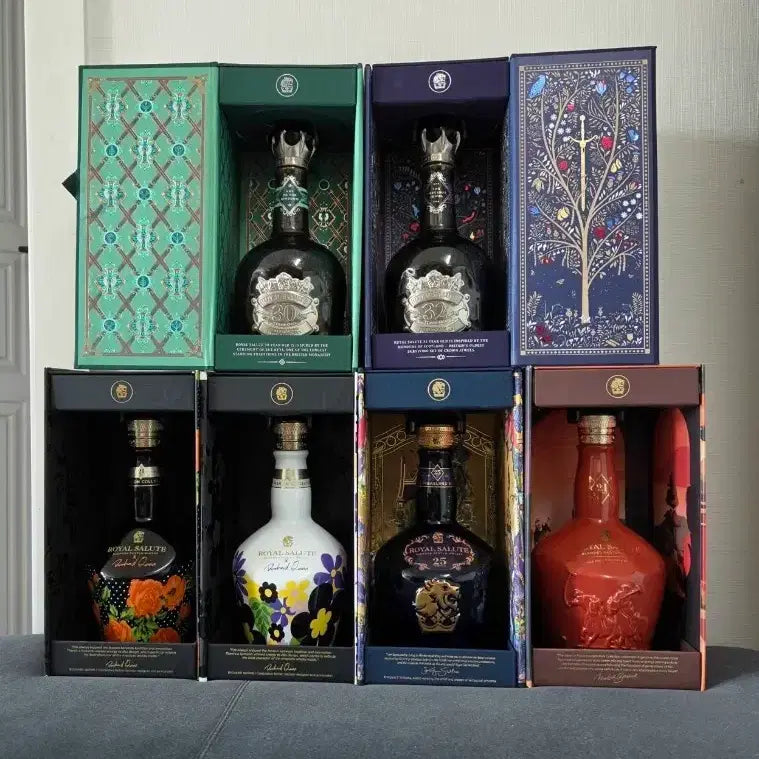 [BUNJANG] Royal Salute Whisky Empty Bottles Bundle Set with Case / 로얄살루트 위스키 공병 일괄