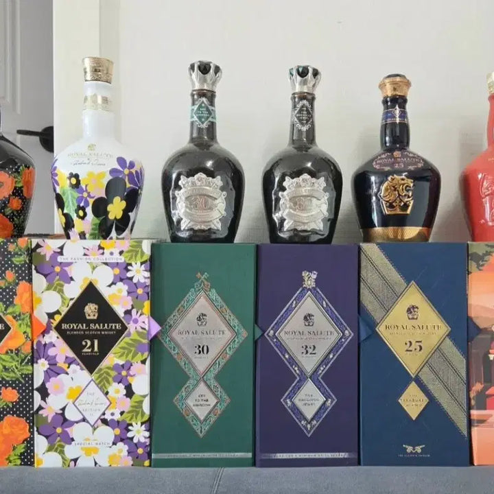 [BUNJANG] Royal Salute Whisky Empty Bottles Bundle Set with Case / 로얄살루트 위스키 공병 일괄