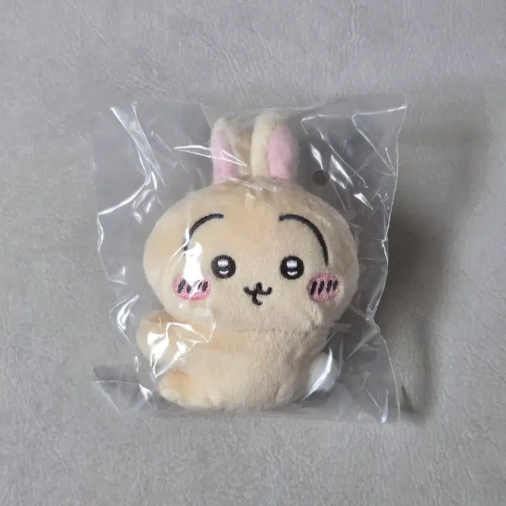 [BUNJANG] Chiikawa Usagi Clip Plush Toy / 치이카와 먼작귀 클립 인형 가챠 우사기